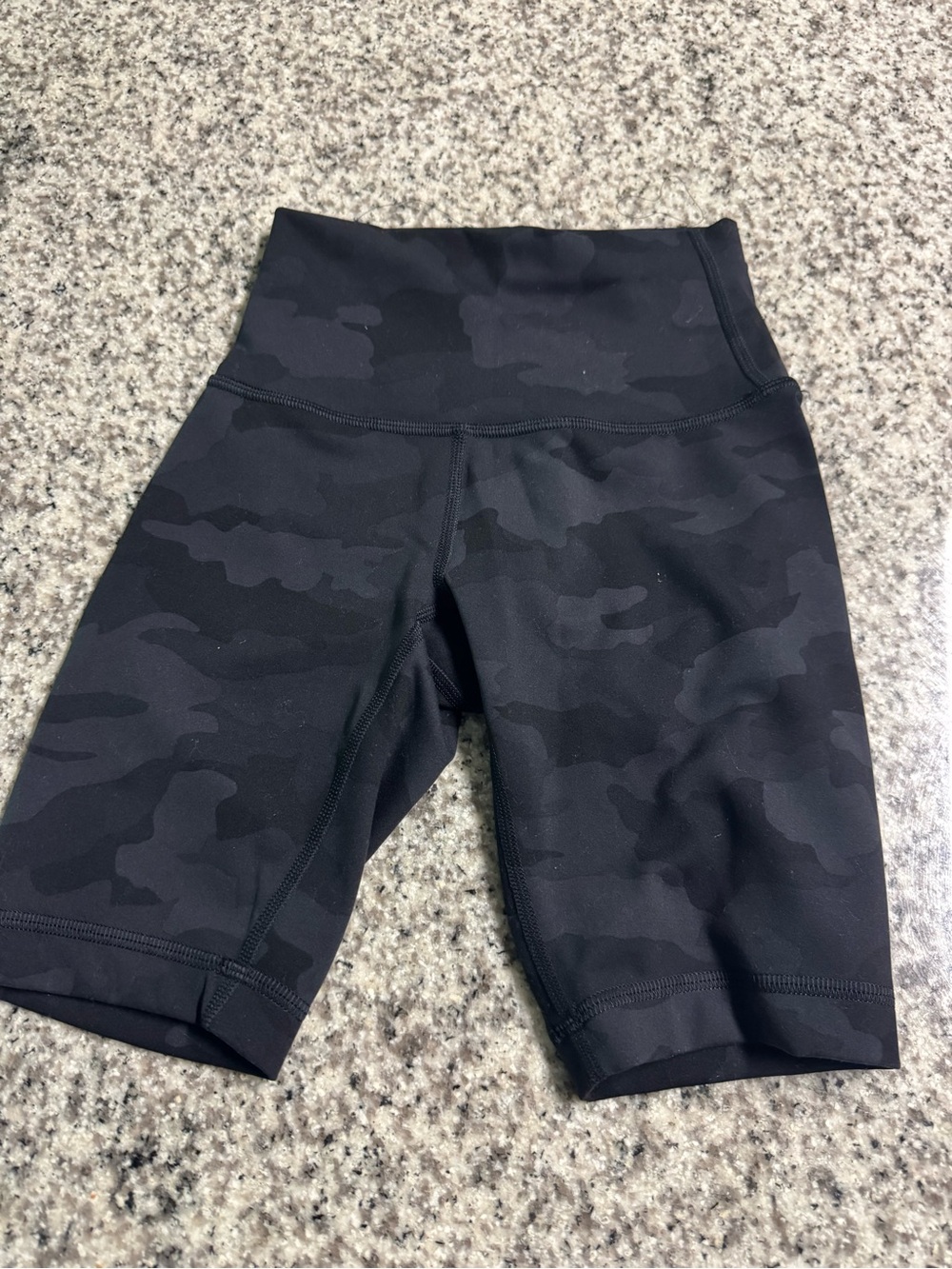 lululemon wunder train Black Camo Bike Shorts 6” size 0